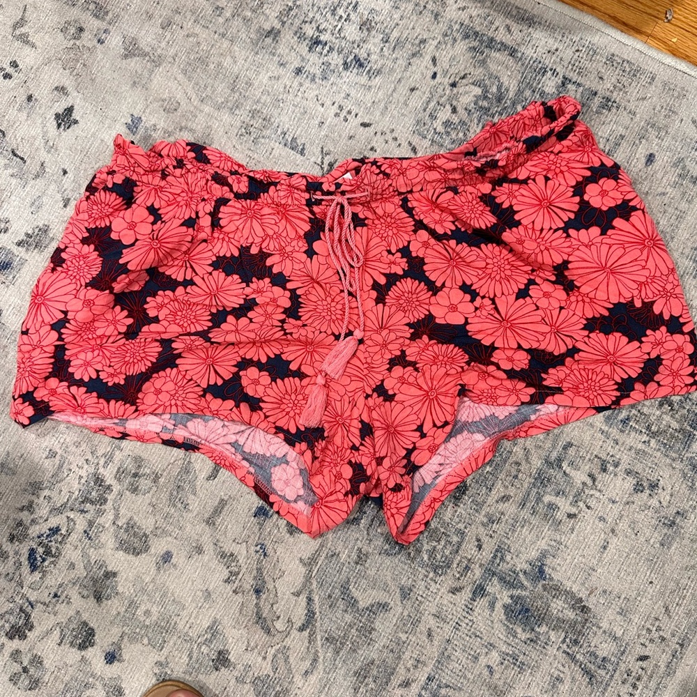 Isabel maternity shorts